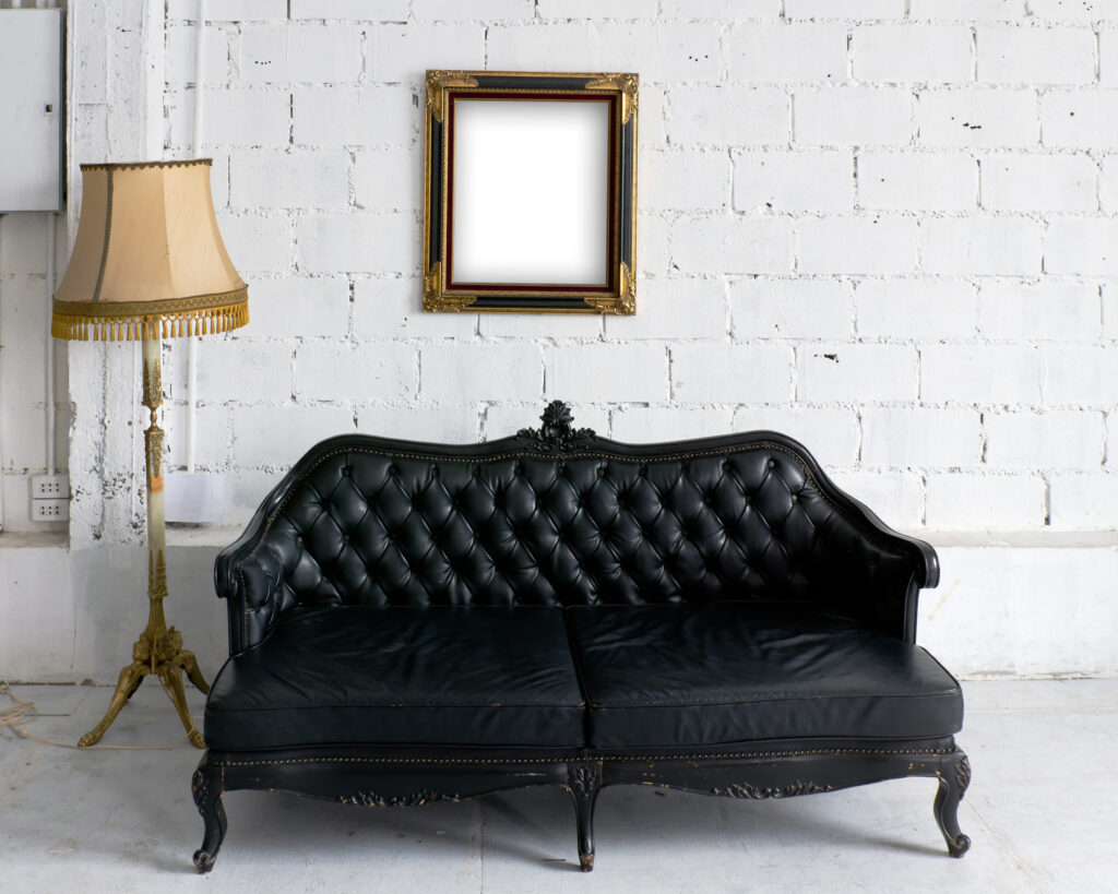 antique outlast modern
