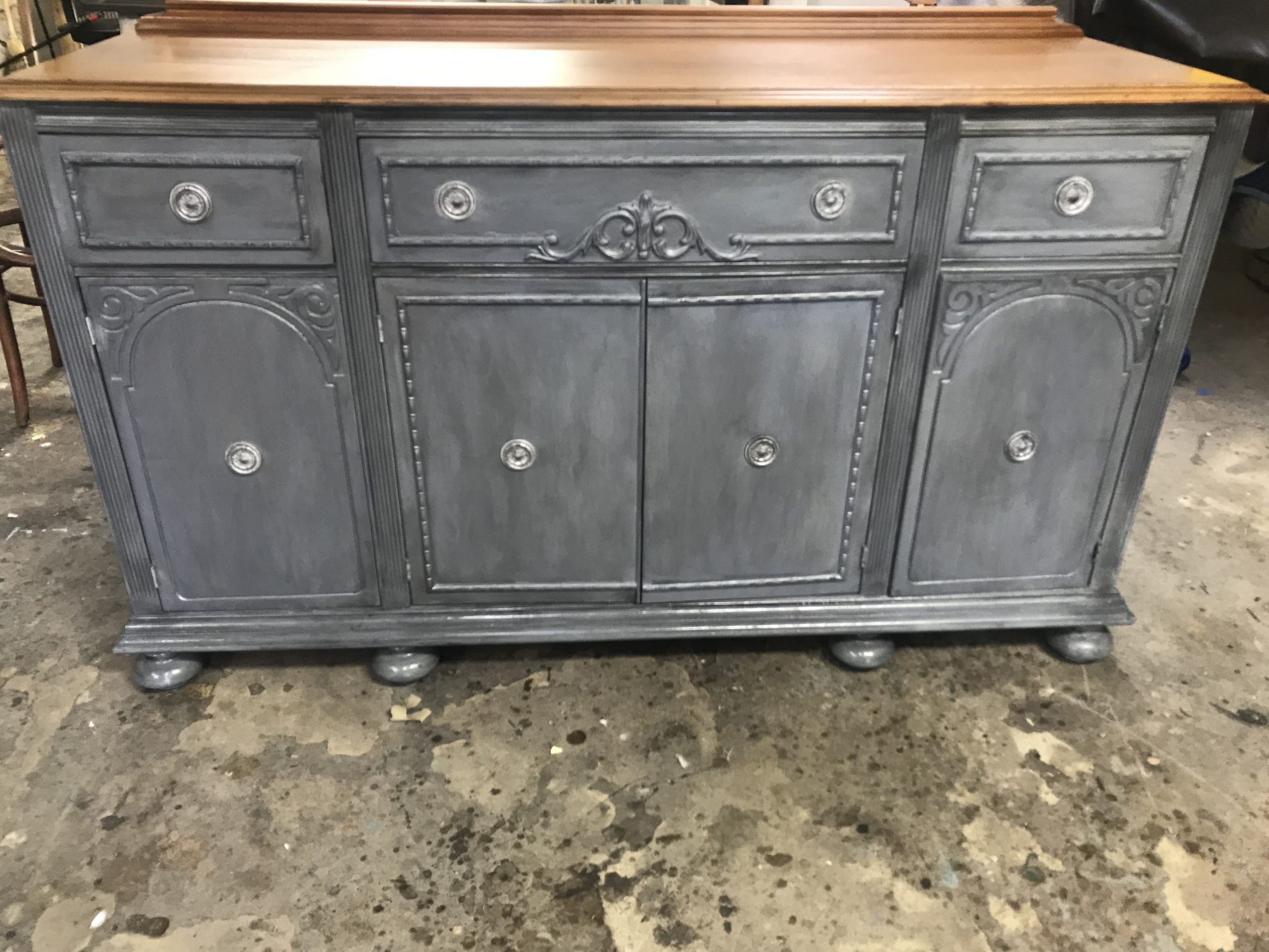 Dresser