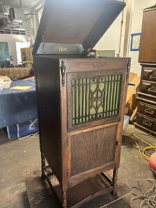 Victrola record player